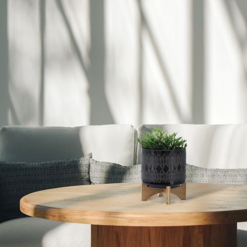 CERAMIC 8" AZTEC PLANTER ON WOODEN STAND, BLACK CERAMIC 8" AZTEC PLANTER ON WOODEN STAND, BLACK